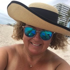 Meet your Posher, Wendi